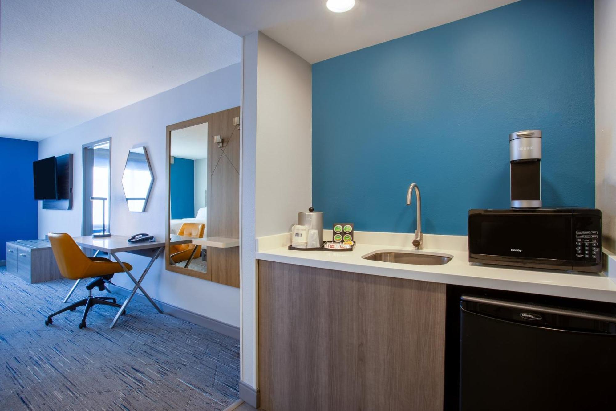 Holiday Inn Express & Suites Bradenton East-Lakewood Ranch By Ihg Exterior photo