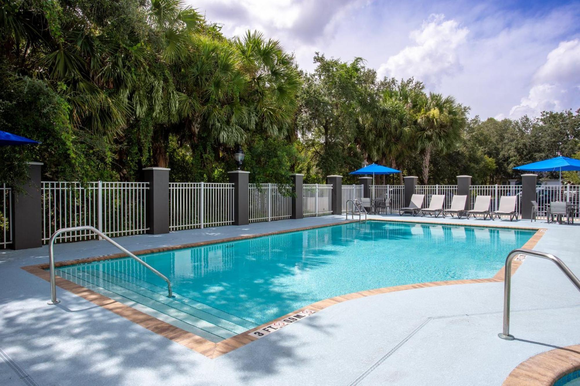 Holiday Inn Express & Suites Bradenton East-Lakewood Ranch By Ihg Exterior photo